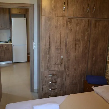 Captain Nikolas Case de vacanță *